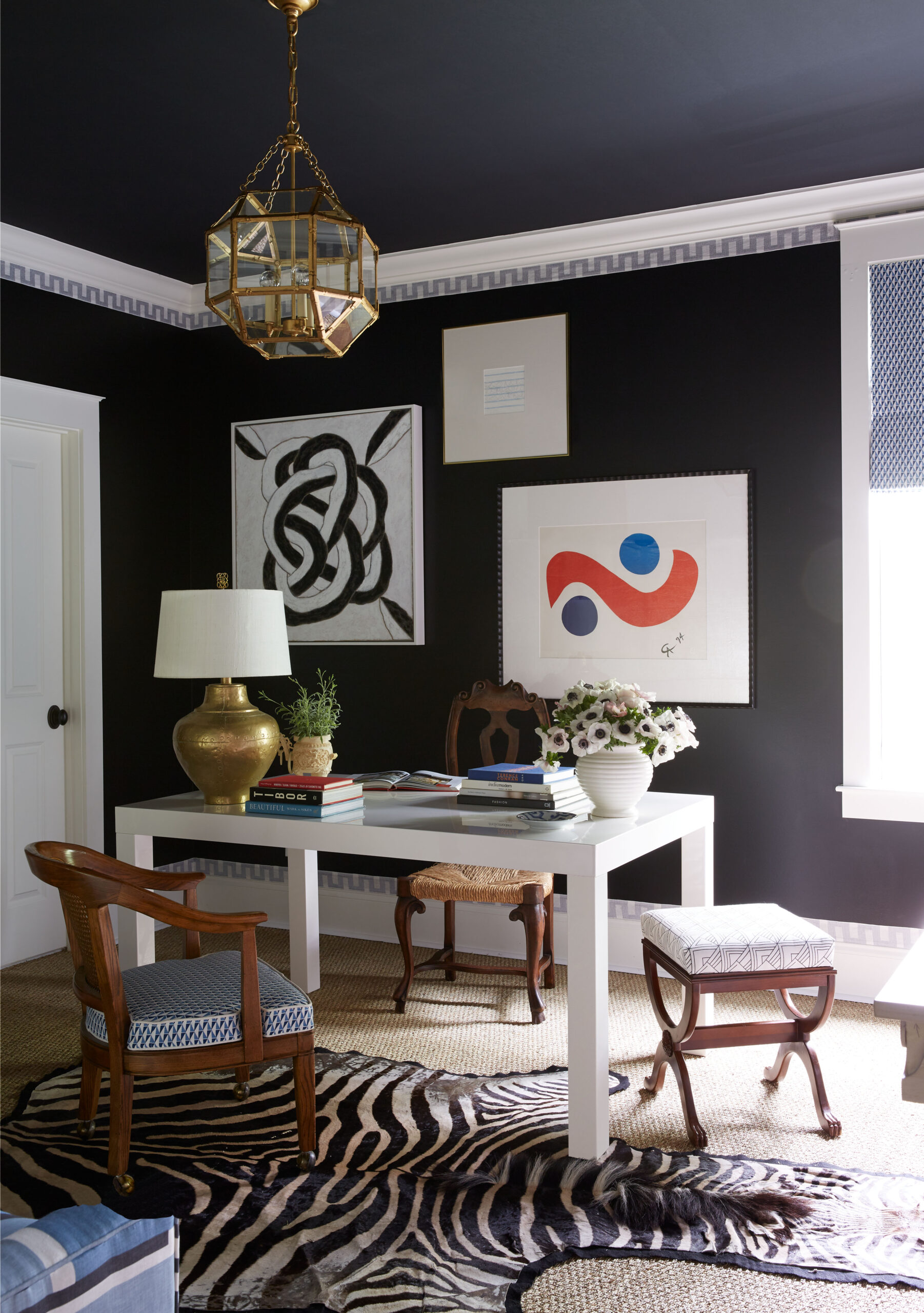 How to Outline Your Walls With Trim